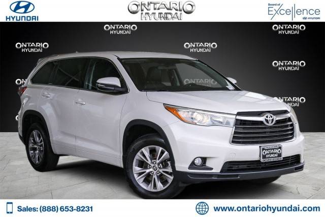 2016 Toyota Highlander LE FWD photo