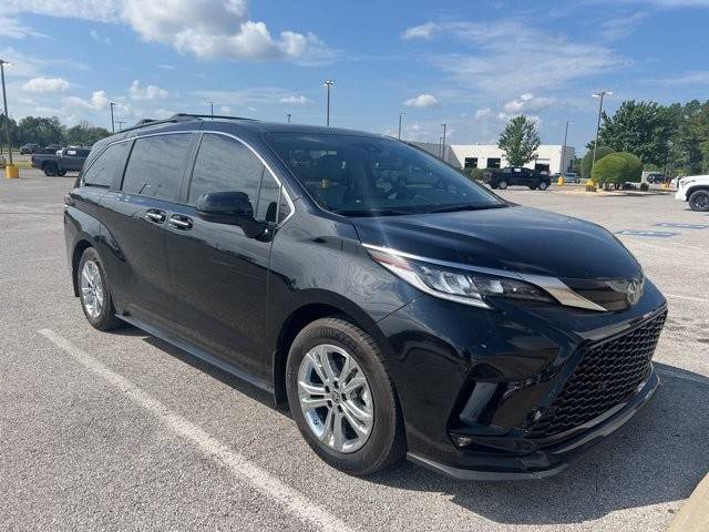 2022 Toyota Sienna XSE AWD photo