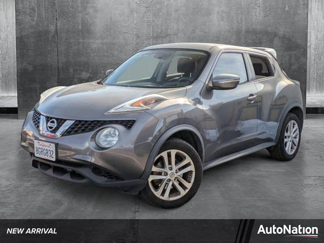 2015 Nissan Juke S FWD photo