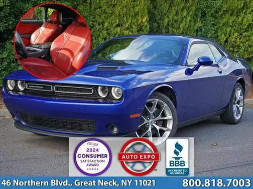 2021 Dodge Challenger SXT RWD photo