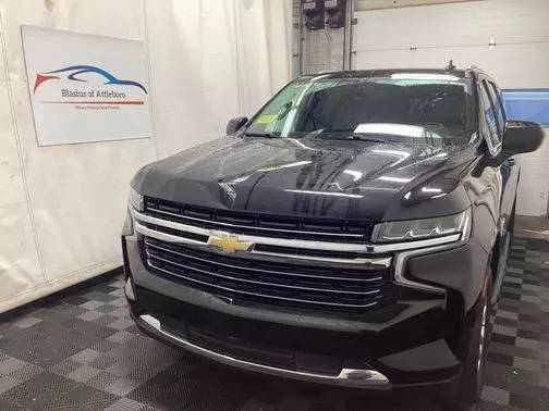 2022 Chevrolet Suburban LT 4WD photo