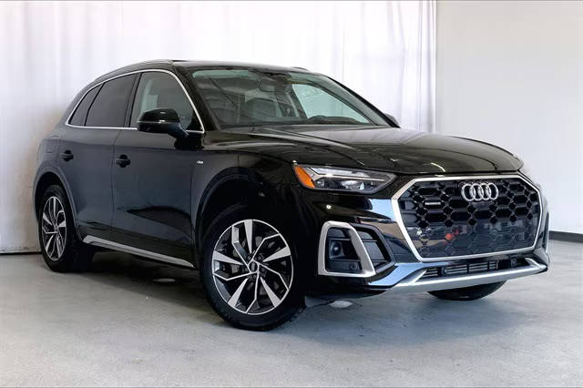 2022 Audi Q5 S line Premium Plus AWD photo