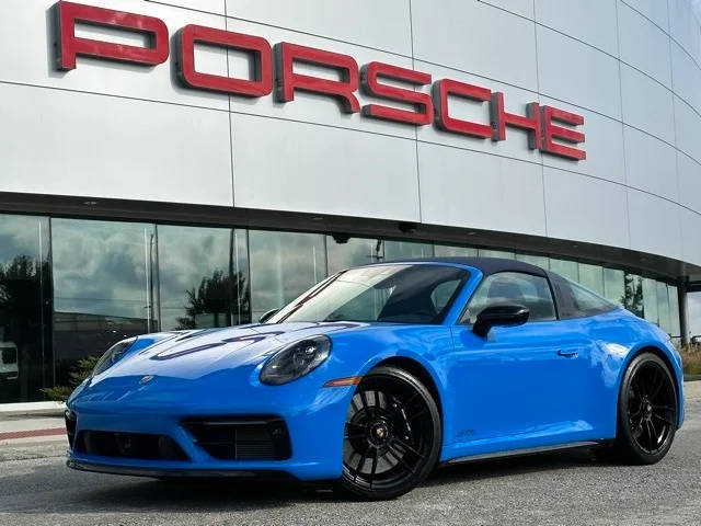 2023 Porsche 911 4 GTS AWD photo