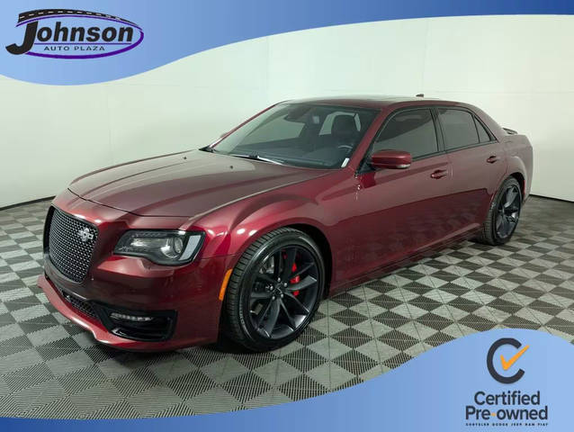 2023 Chrysler 300 300C RWD photo