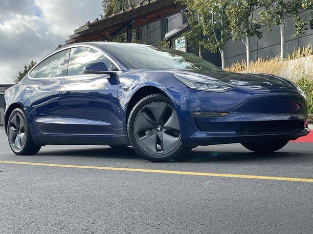 2020 Tesla Model 3 Standard Range Plus RWD photo