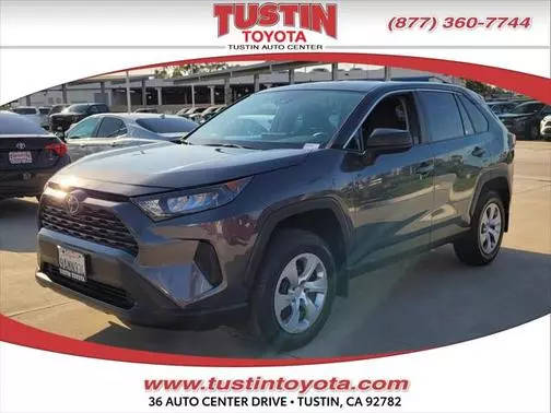 2022 Toyota RAV4 LE FWD photo