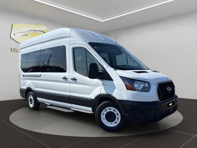 2023 Ford Transit Passenger Wagon XL RWD photo