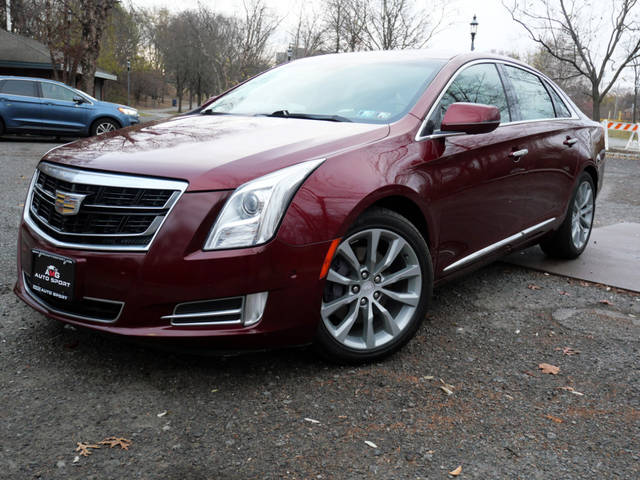 2016 Cadillac XTS Luxury Collection FWD photo