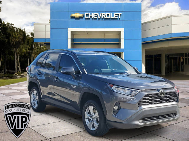 2021 Toyota RAV4 XLE FWD photo