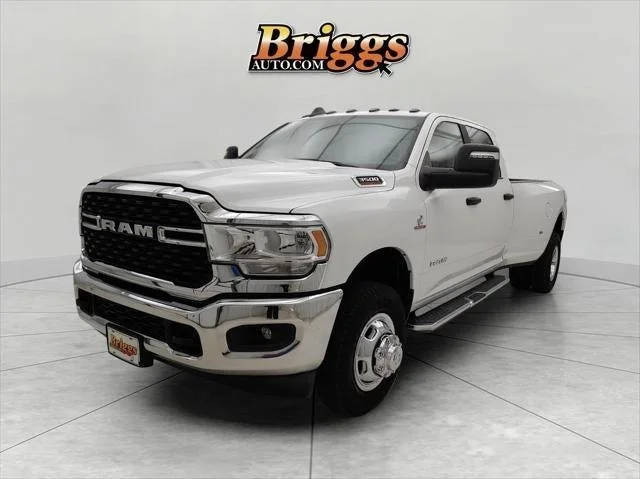 2023 Ram 3500 Big Horn 4WD photo