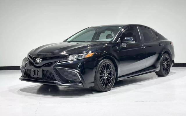 2022 Toyota Camry SE Nightshade FWD photo