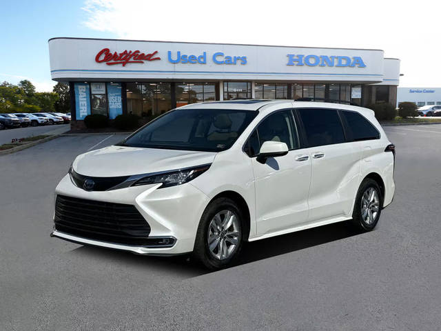 2022 Toyota Sienna XLE AWD photo