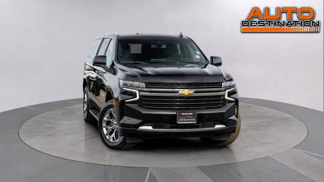 2022 Chevrolet Suburban LT 4WD photo