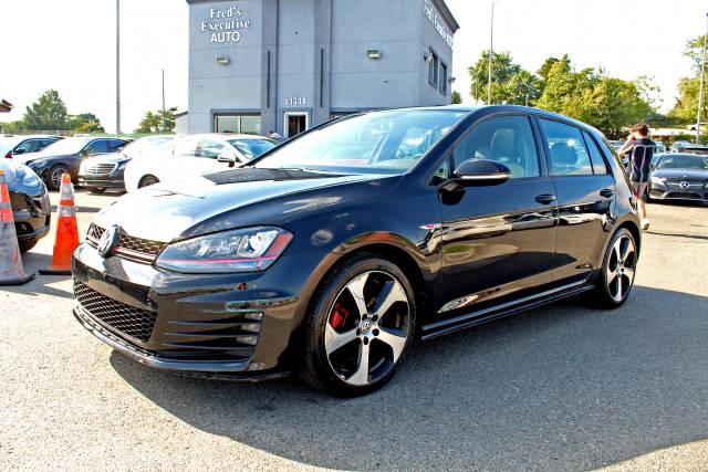 2015 Volkswagen Golf GTI SE FWD photo