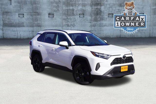 2022 Toyota RAV4 XLE AWD photo