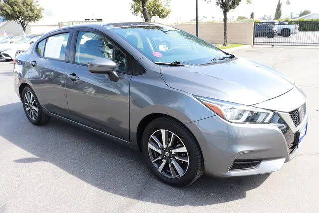 2021 Nissan Versa SV FWD photo