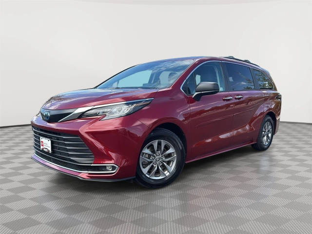2023 Toyota Sienna XLE AWD photo