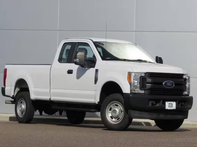 2017 Ford F-250 Super Duty XL 4WD photo