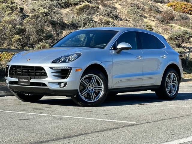 2015 Porsche Macan S AWD photo