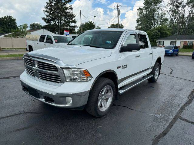 2017 Ram 1500 SLT 4WD photo