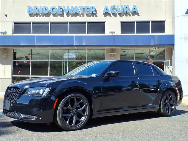 2022 Chrysler 300 Touring RWD photo