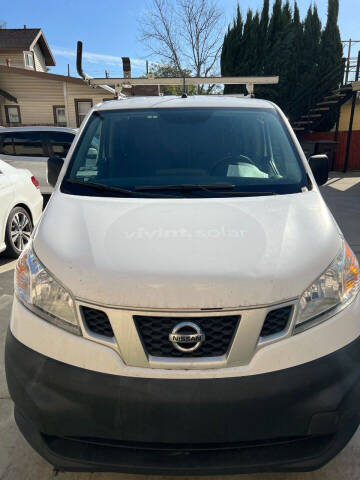 2015 Nissan NV200 SV FWD photo