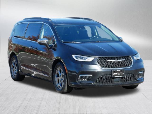 2022 Chrysler Pacifica Minivan Limited FWD photo