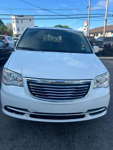 2015 Chrysler Town and Country Touring FWD photo