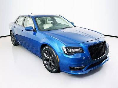 2022 Chrysler 300 Touring L RWD photo