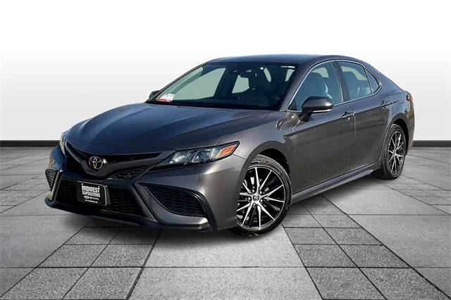 2022 Toyota Camry SE FWD photo