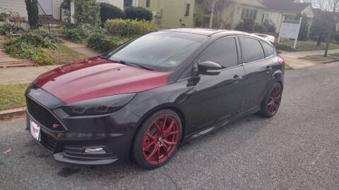 2015 Ford Focus ST FWD photo