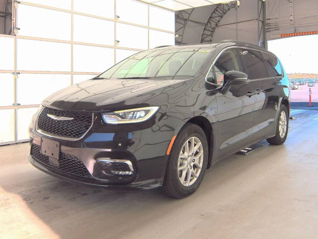 2022 Chrysler Pacifica Minivan Touring L FWD photo