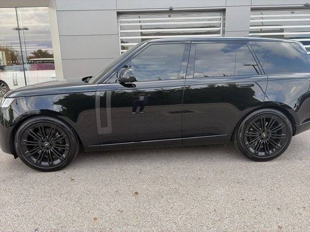 2023 Land Rover Range Rover SE AWD photo