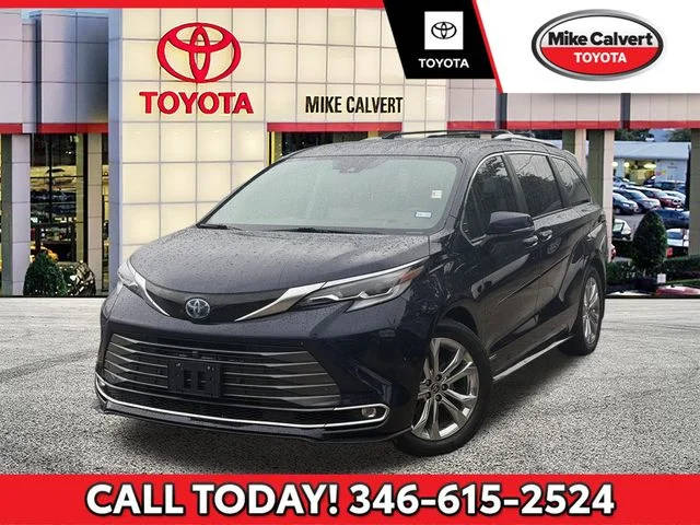 2021 Toyota Sienna Platinum FWD photo