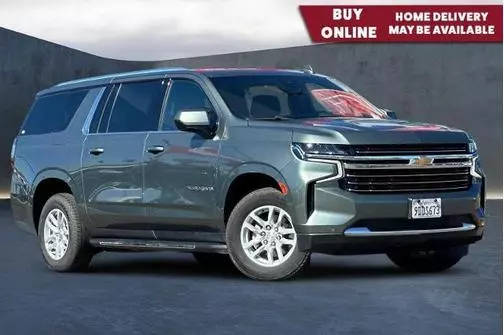 2023 Chevrolet Suburban LT 4WD photo