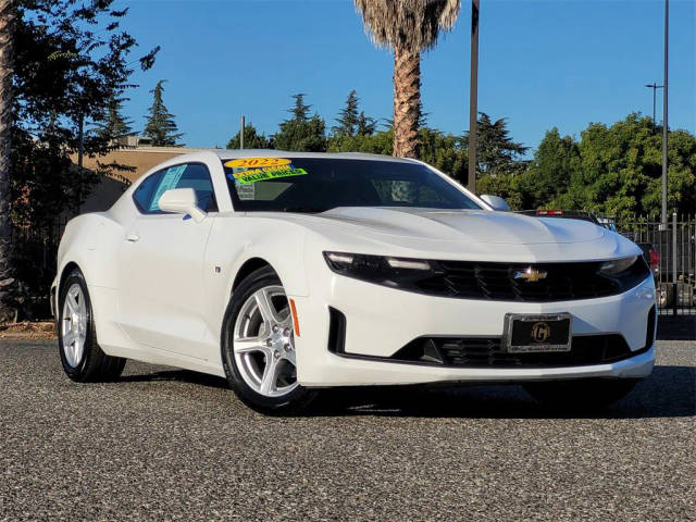 2022 Chevrolet Camaro 1LT RWD photo