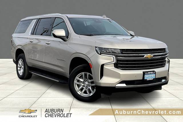 2023 Chevrolet Suburban LT 4WD photo