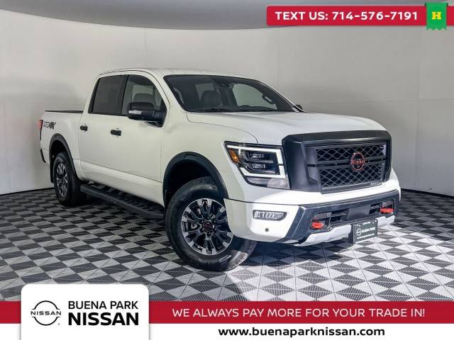 2023 Nissan Titan PRO-4X 4WD photo