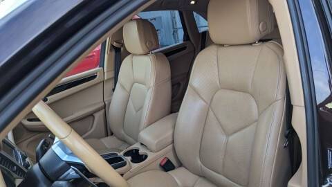 2015 Porsche Macan S AWD photo