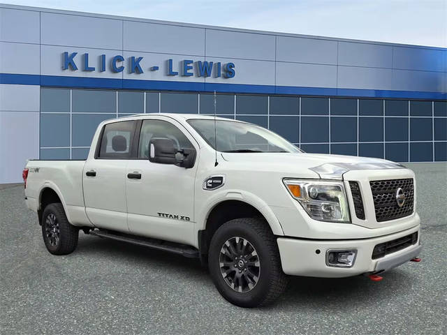 2018 Nissan Titan XD S 4WD photo