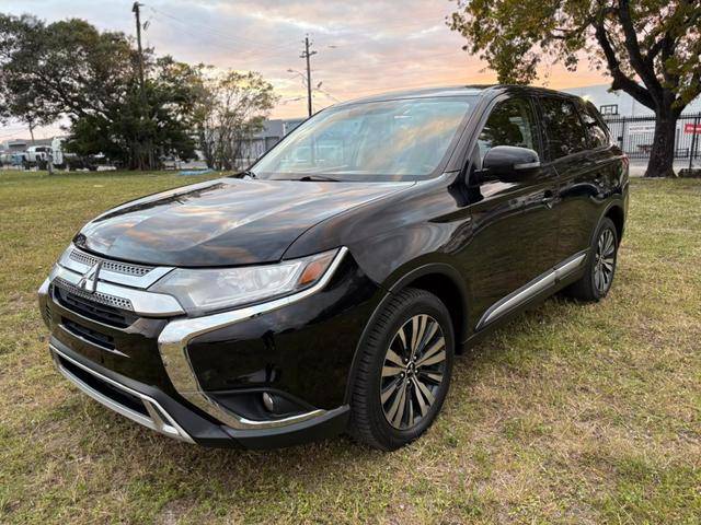 2019 Mitsubishi Outlander SE FWD photo