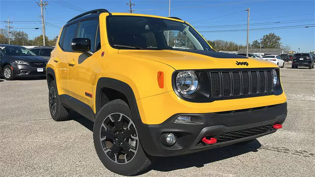 2023 Jeep Renegade Trailhawk 4WD photo