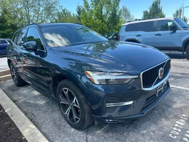 2022 Volvo XC60 Momentum AWD photo