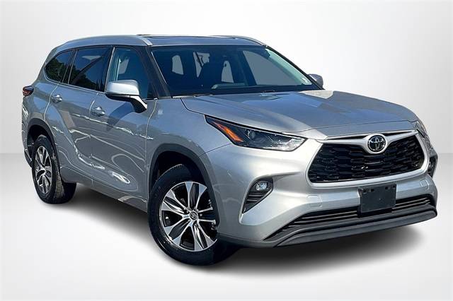 2022 Toyota Highlander XLE FWD photo