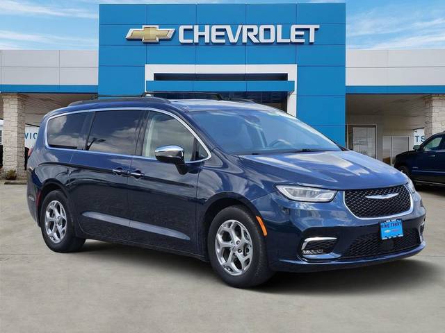 2023 Chrysler Pacifica Minivan Limited FWD photo