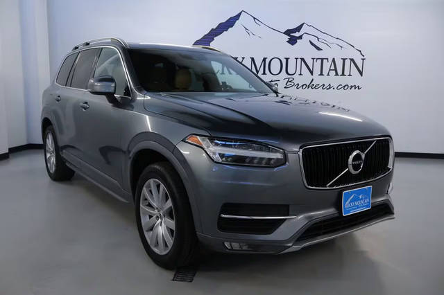 2019 Volvo XC90 Momentum AWD photo