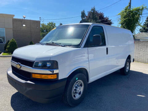 2019 Chevrolet Express Cargo  RWD photo