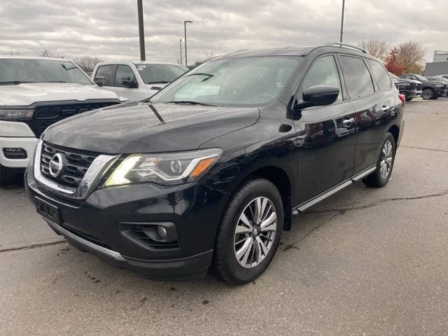 2019 Nissan Pathfinder Platinum 4WD photo