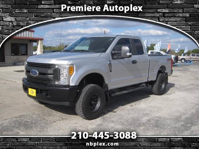 2017 Ford F-250 Super Duty XL 4WD photo