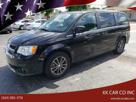 2017 Dodge Grand Caravan SXT FWD photo